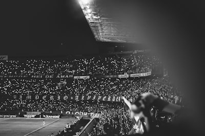 كورهلايفريالمدريدوليفربول-مواجهةأسطوريةفيعالمكرةالقدم